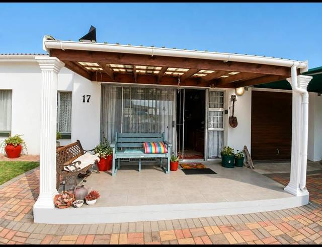 3 BEDROOM HOUSE FOR SALE IN FRAAIUITSIG